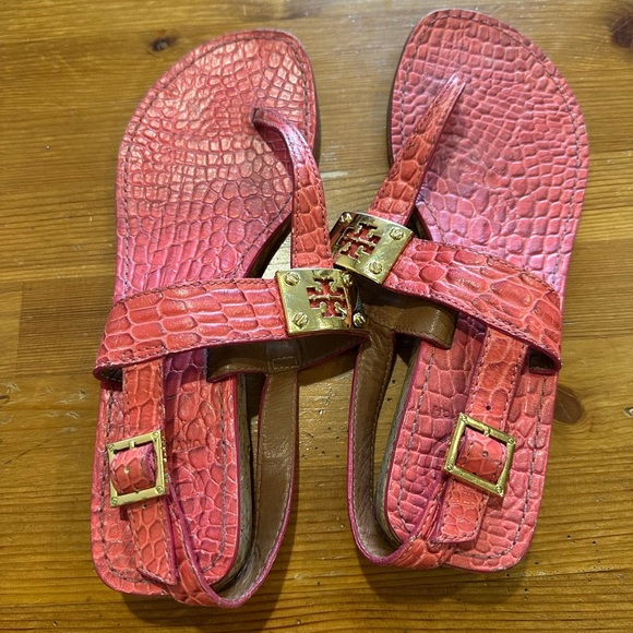 Tory Burch Pink and Brown Croc-Embossed sándals - Picture 5 of 12